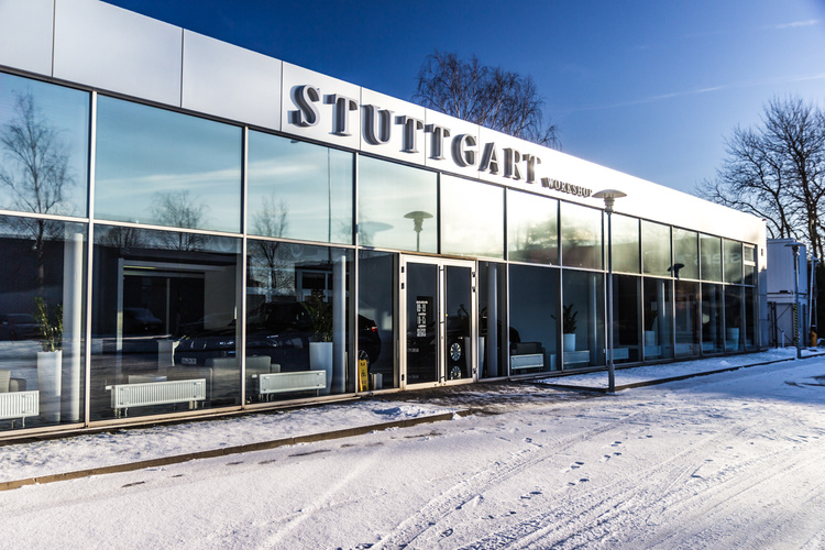 Wide-facade facility on Jurmala highway